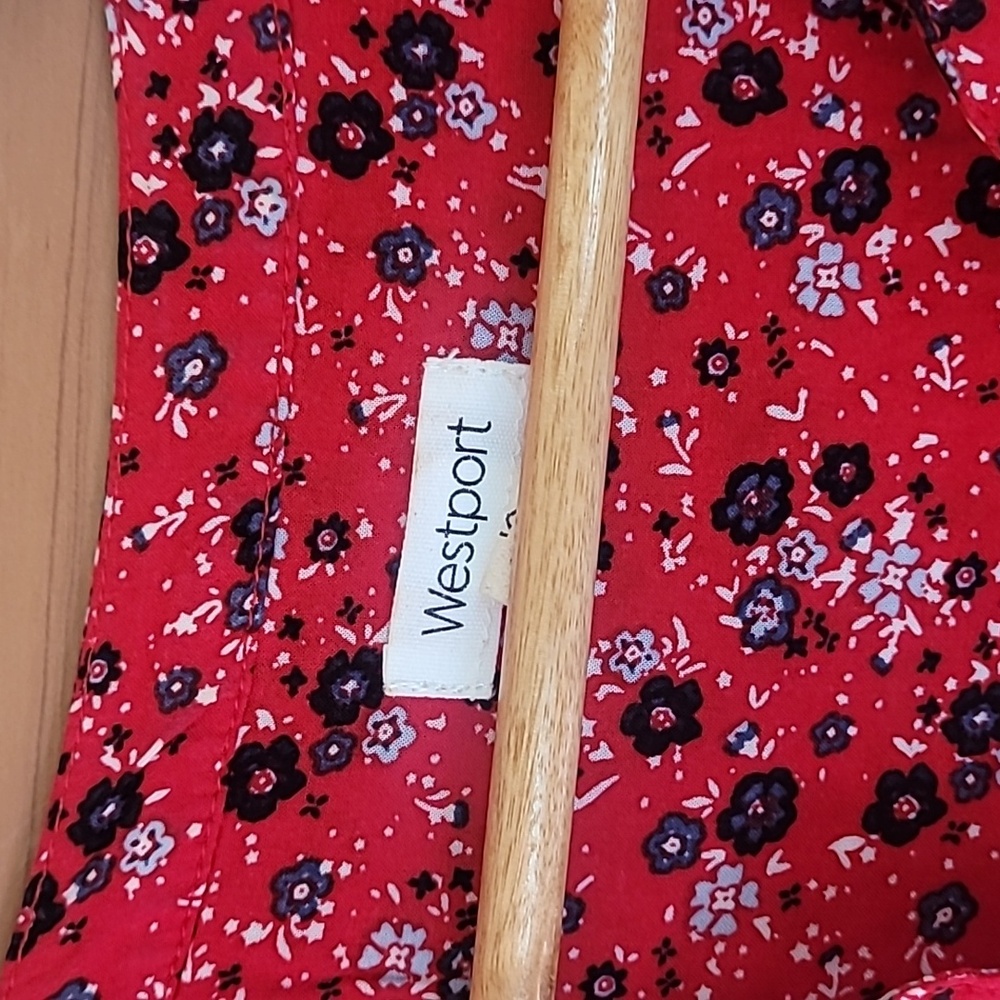 Westport Floral Red & Blue Top, Size 1X, Soft - Picture 5 of 7